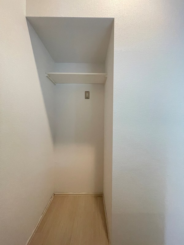 西片江アパートメント 内観写真（収納）