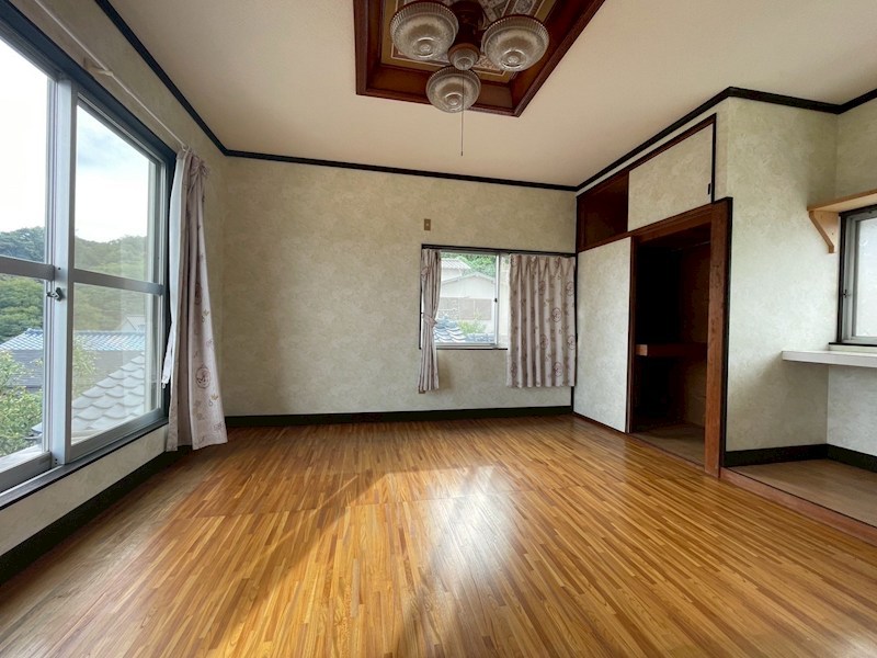 南丘三丁目戸建 内観写真（リビング以外の居室）