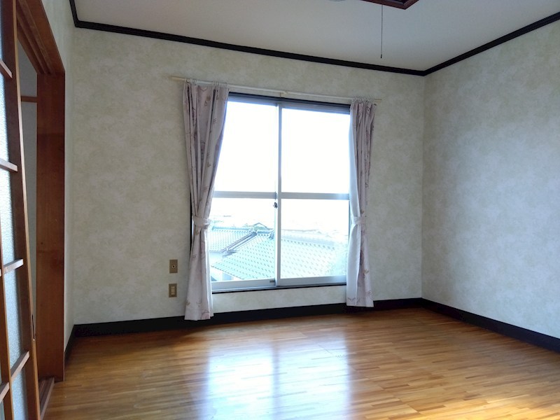 南丘三丁目戸建 内観写真（リビング以外の居室）