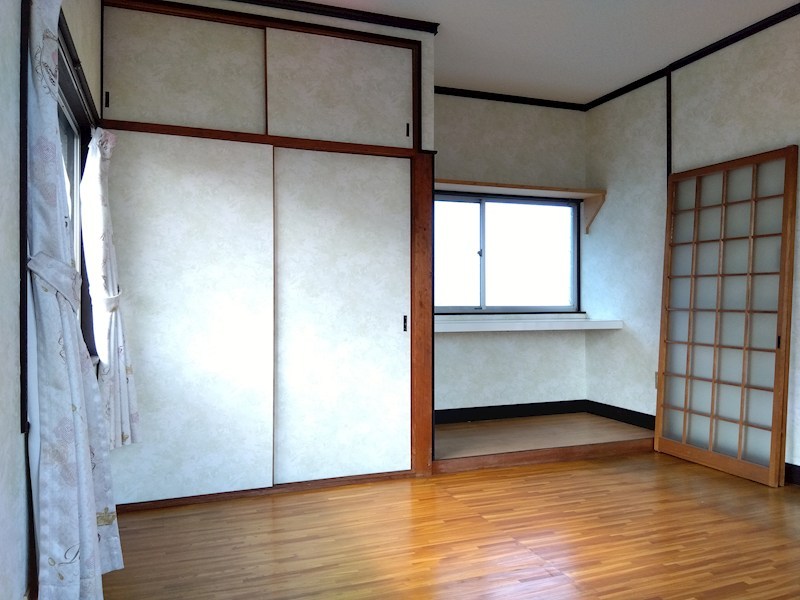 南丘三丁目戸建 内観写真（リビング以外の居室）