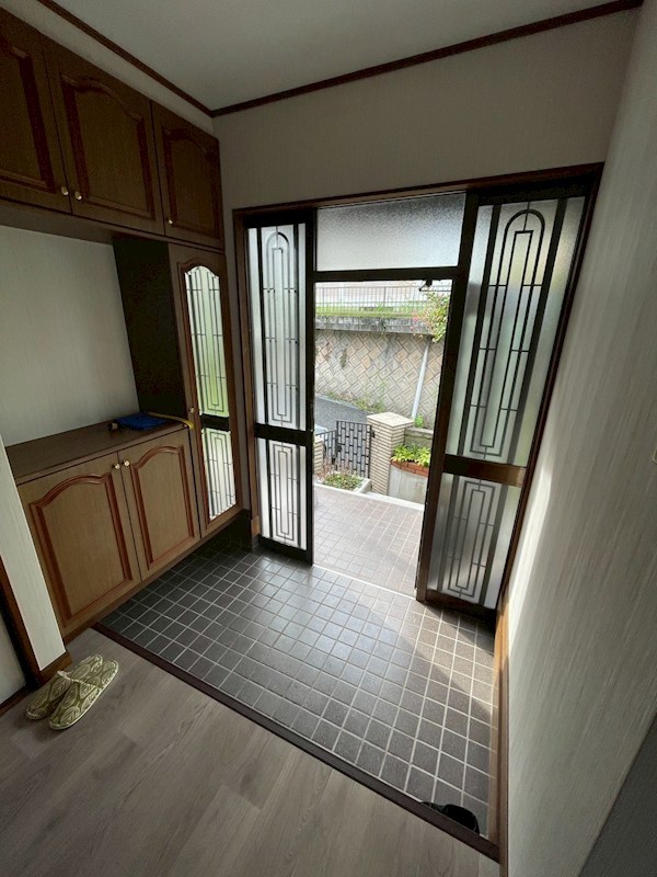 南丘三丁目戸建 現地写真（玄関）