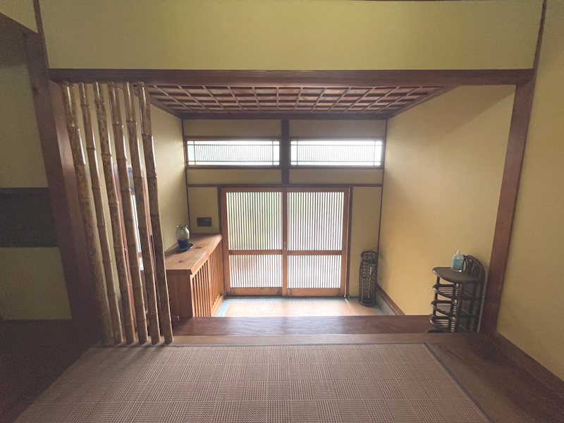 竹末一丁目2番戸建 現地写真（玄関）