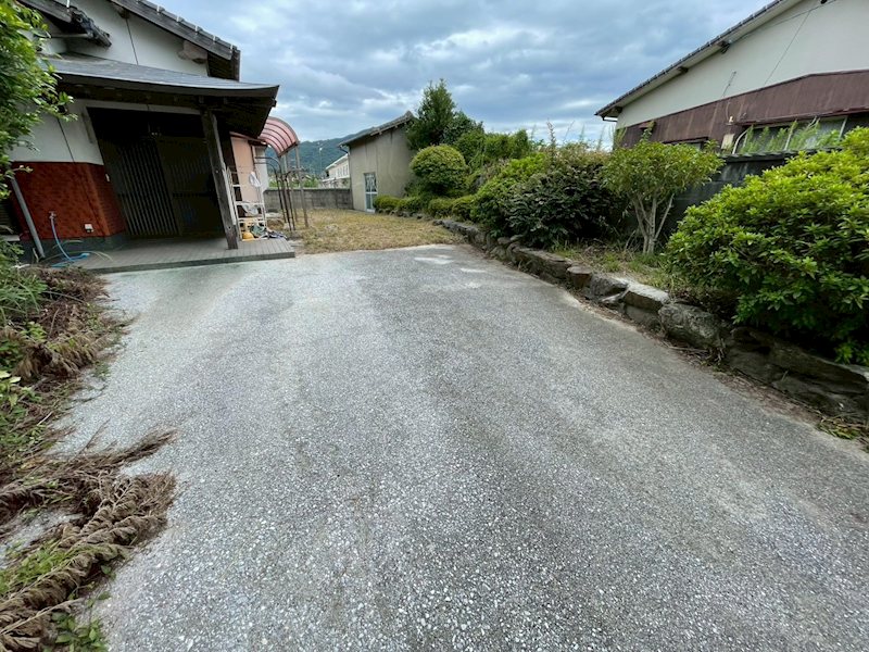 大字香春町中津原戸建 現地写真（駐車場）