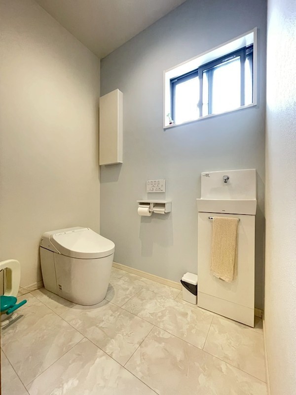 塩屋四丁目戸建 内観写真（洗面台・洗面所）