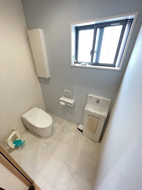 塩屋四丁目戸建 内観写真（トイレ）