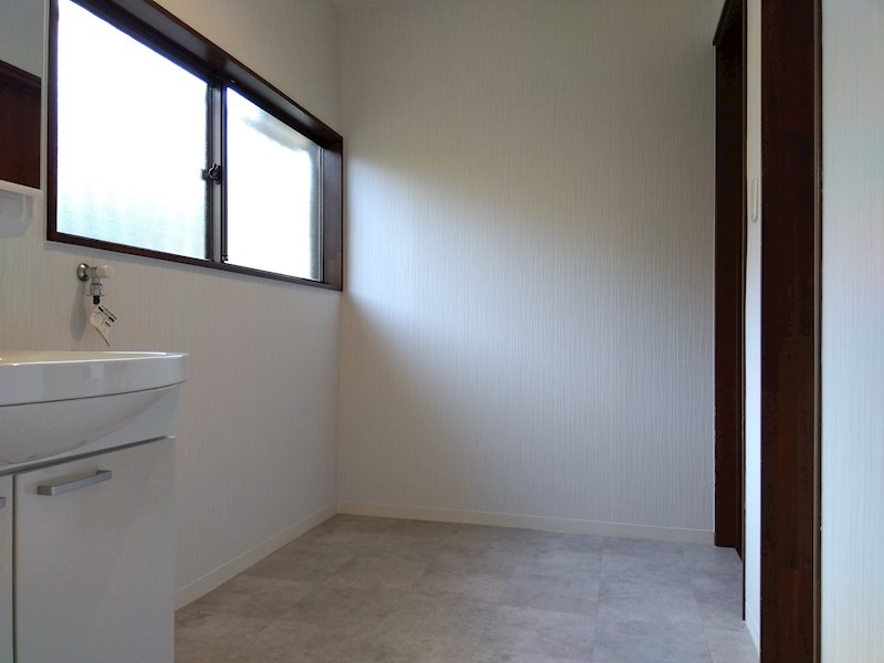 沼本町三丁目戸建 内観写真（洗面台・洗面所）
