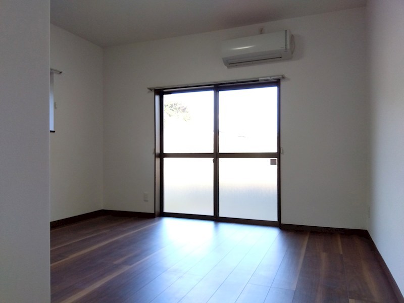 沼本町三丁目戸建 内観写真（リビング以外の居室）