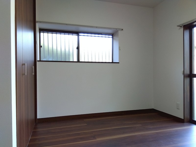 沼本町三丁目戸建 内観写真（リビング以外の居室）