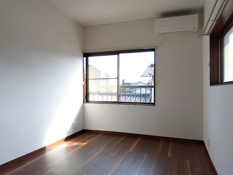 沼本町三丁目戸建 内観写真（リビング以外の居室）