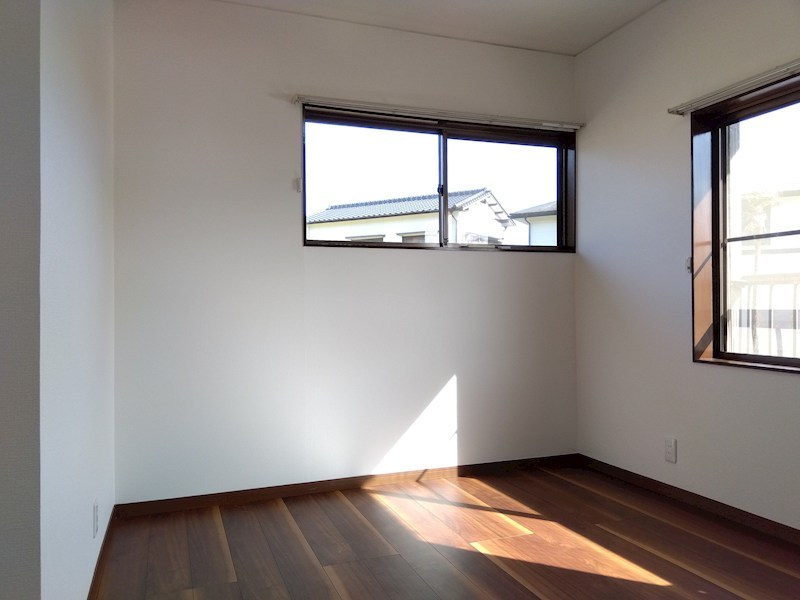 沼本町三丁目戸建 内観写真（リビング以外の居室）