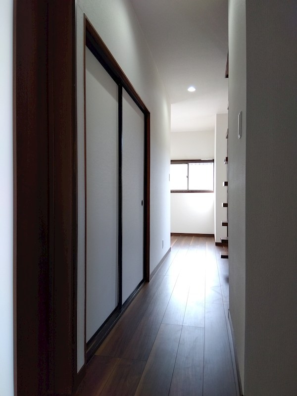沼本町三丁目戸建 現地写真（玄関）