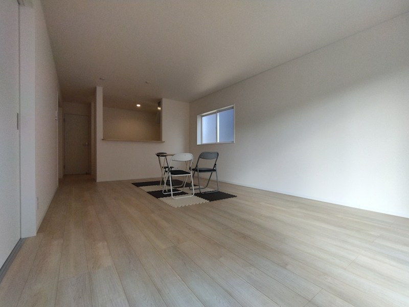 御開一丁目新築戸建2号棟　第5 内観写真（リビング）