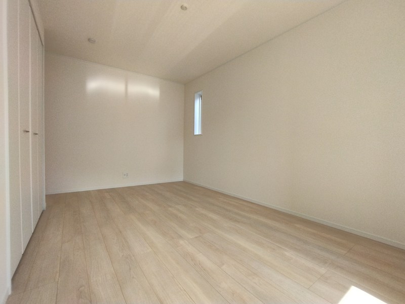 御開一丁目新築戸建2号棟　第5 内観写真（リビング以外の居室）