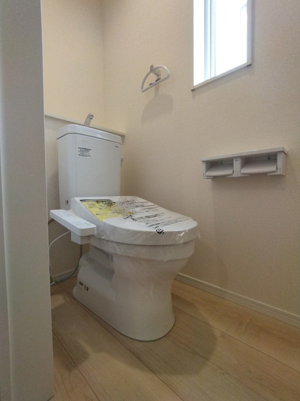 御開一丁目新築戸建3号棟　第5 内観写真（トイレ）