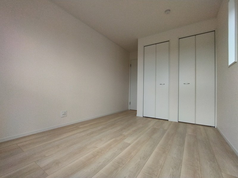 御開一丁目新築戸建3号棟　第5 内観写真（リビング以外の居室）