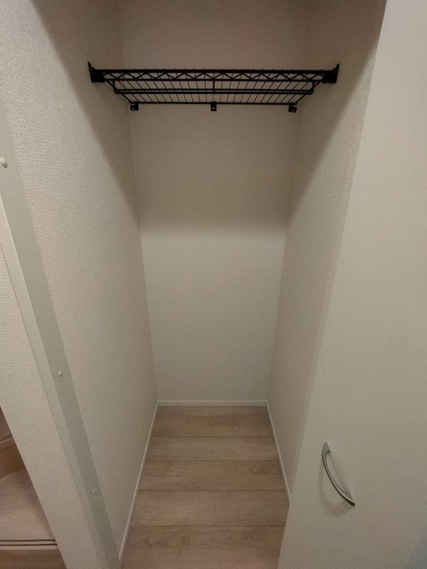御開一丁目新築戸建3号棟　第5 内観写真（収納）