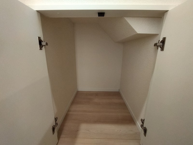 御開一丁目新築戸建3号棟　第5 内観写真（収納）