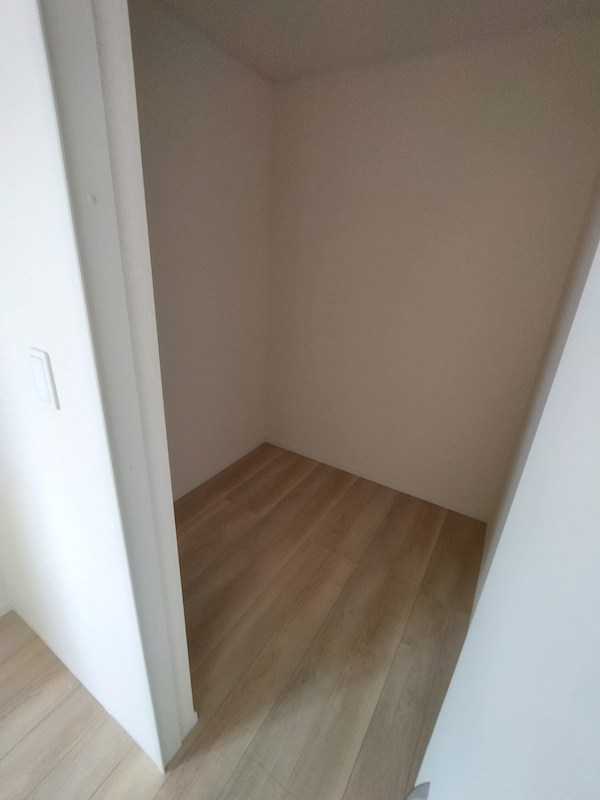 御開一丁目新築戸建3号棟　第5 内観写真（収納）