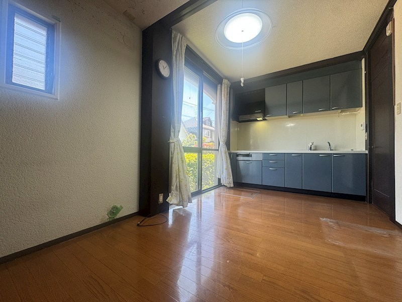 松寿山三丁目戸建 内観写真（リビング）