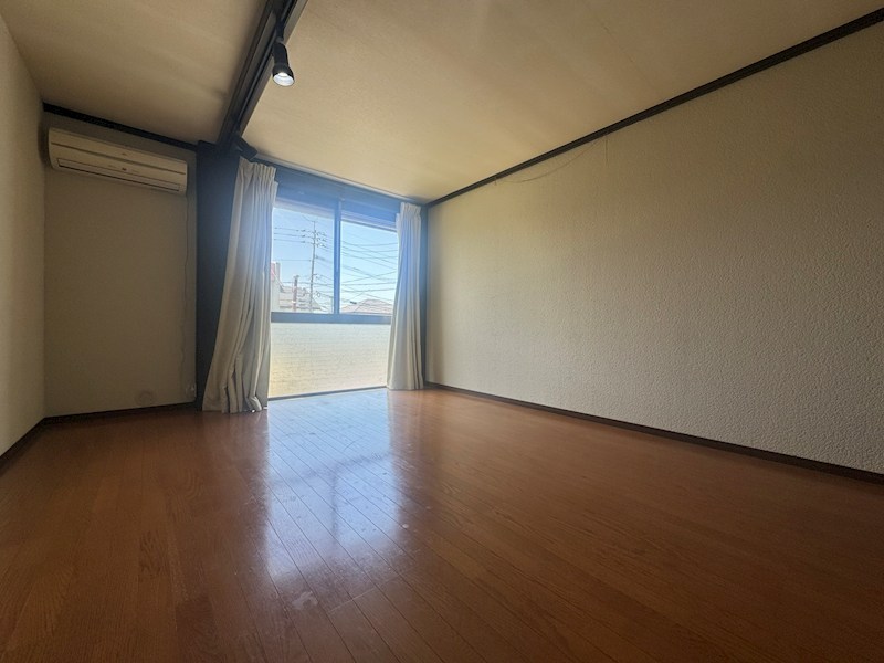 松寿山三丁目戸建 内観写真（リビング以外の居室）