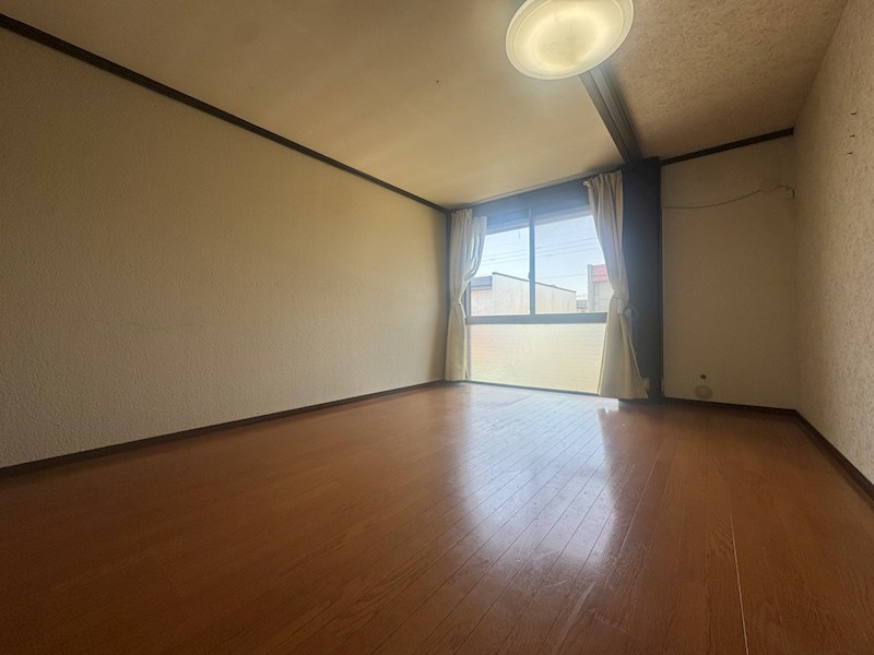 松寿山三丁目戸建 内観写真（リビング以外の居室）