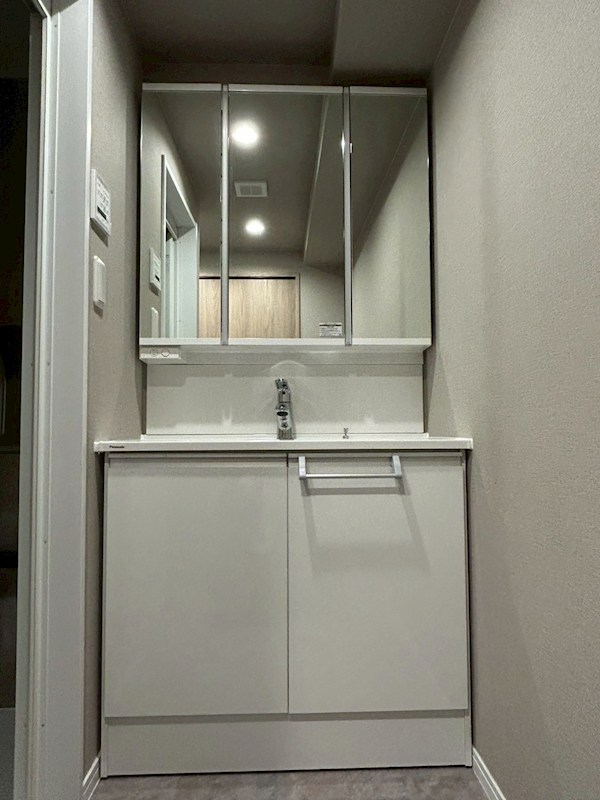 ロワールマンション青葉WEST棟 内観写真（洗面台・洗面所）