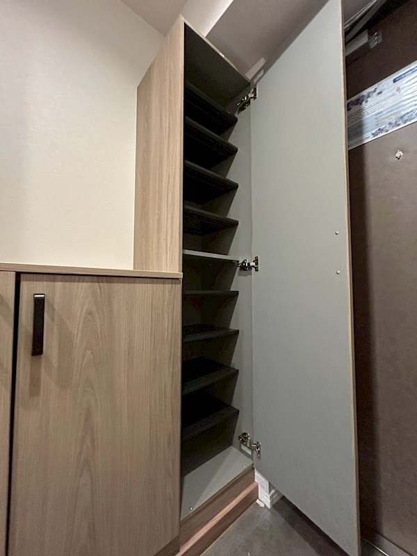 ロワールマンション青葉WEST棟 現地写真（玄関）