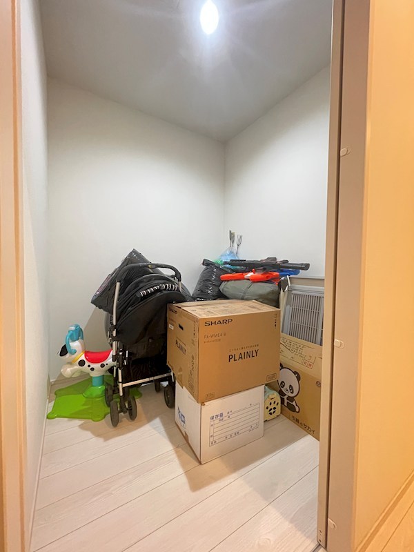 篠崎四丁目15番戸建 内観写真（リビング以外の居室）