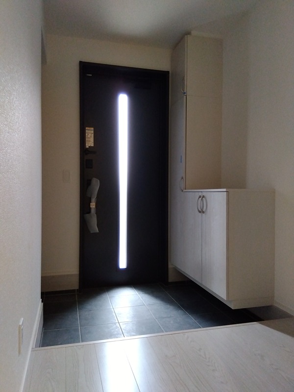 南大橋四丁目新築戸建2号棟　2期 現地写真（玄関）