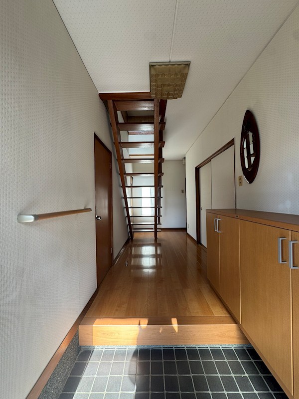 塔野二丁目戸建 現地写真（玄関）