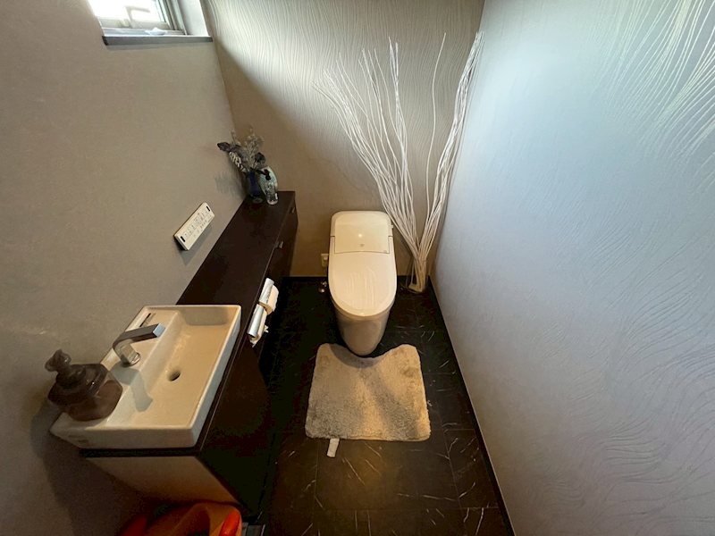塩屋一丁目戸建 内観写真（トイレ）