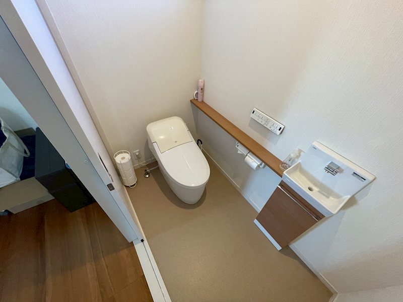 塩屋一丁目戸建 内観写真（トイレ）