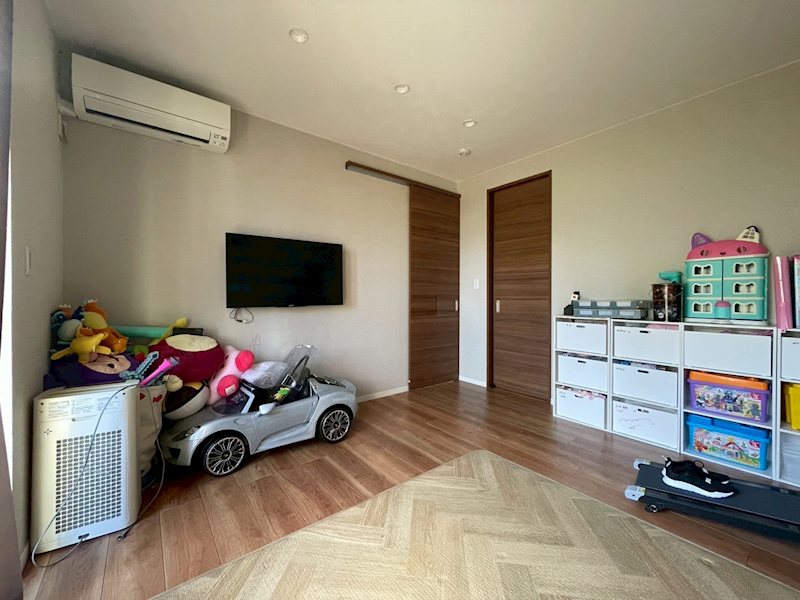 塩屋一丁目戸建 内観写真（子供部屋）
