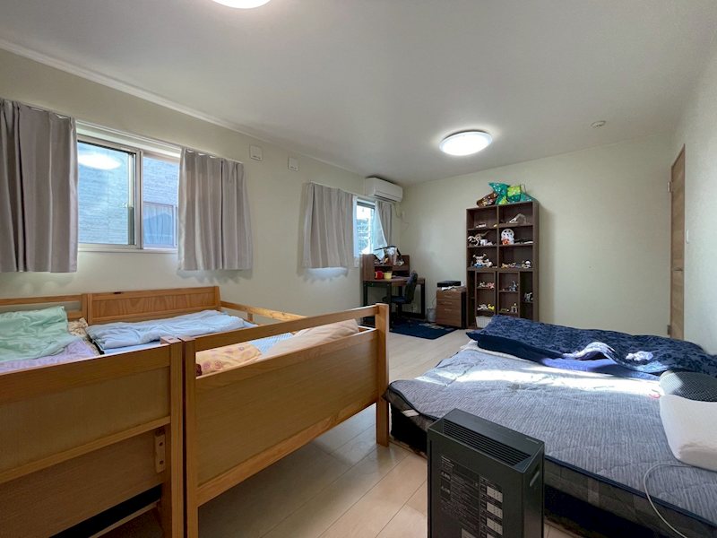 塩屋一丁目戸建 内観写真（寝室）