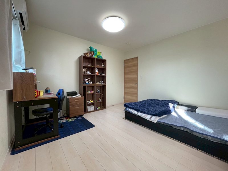 塩屋一丁目戸建 内観写真（寝室）