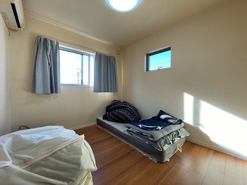塩屋一丁目戸建 内観写真（寝室）