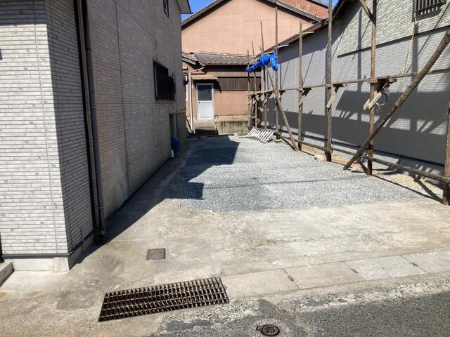 田野浦一丁目戸建 現地写真（駐車場）