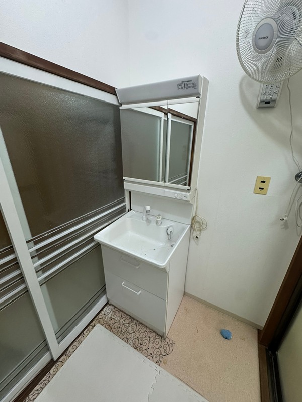 上上津役五丁目戸建 内観写真（洗面台・洗面所）