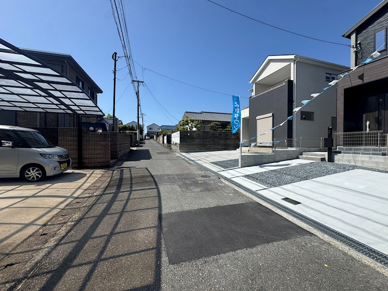 藤原三丁目新築戸建2号棟　4期  現地写真（前面道路含む現地写真）