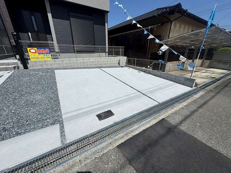 藤原三丁目新築戸建2号棟　4期  現地写真（駐車場）