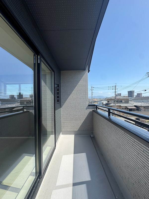 藤原三丁目新築戸建2号棟　4期  現地写真（バルコニー）