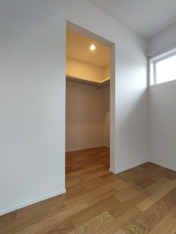 中の原二丁目新築戸建18号地  内観写真（収納）