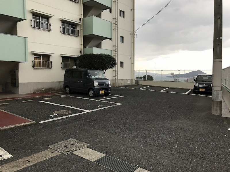 エメラルドハイツ大里Ⅰ 共用部写真（駐車場）