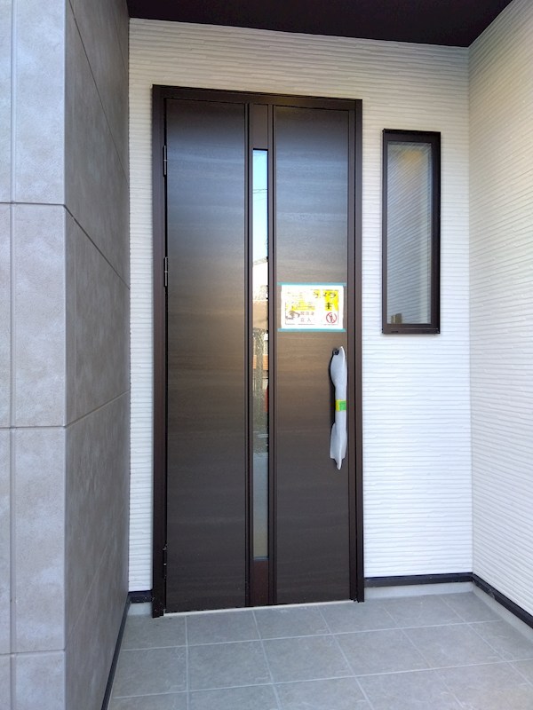 黒住町新築戸建1号棟　2期 現地写真（玄関）