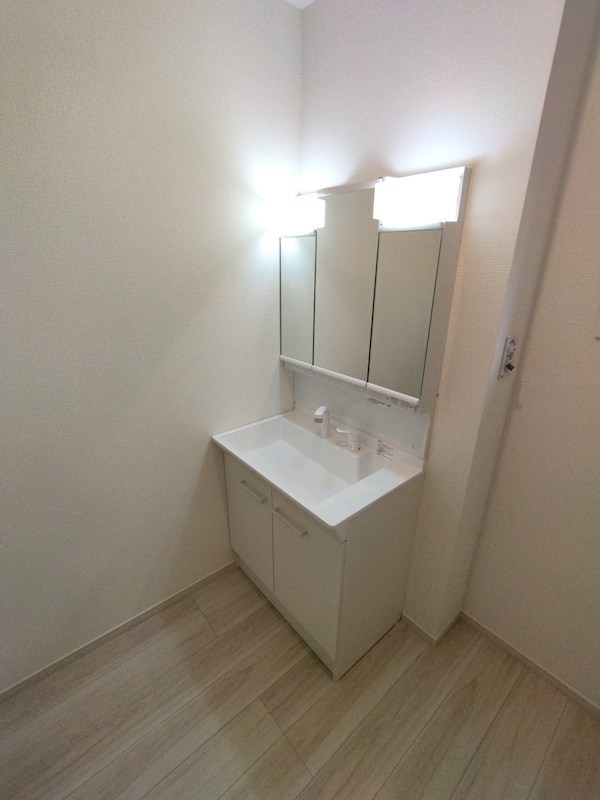蓮角新築戸建3号棟　1期 内観写真（洗面台・洗面所）