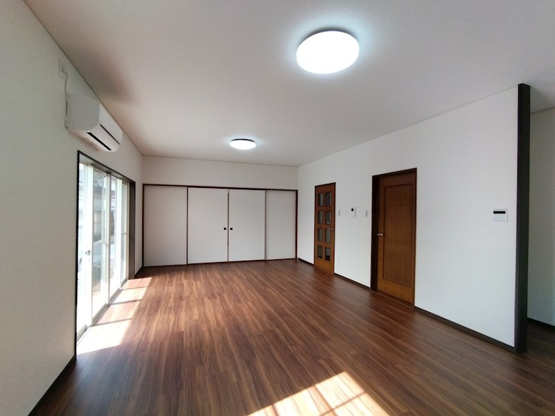芙蓉二丁目戸建 内観写真（リビング）