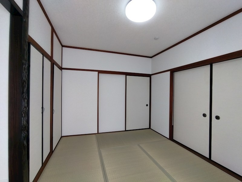 芙蓉二丁目戸建 内観写真（リビング以外の居室）