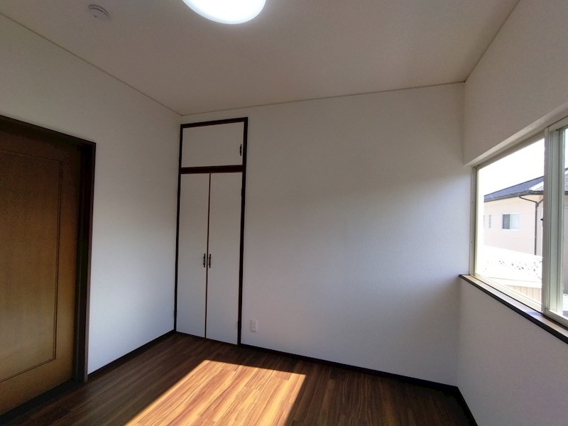 芙蓉二丁目戸建 内観写真（リビング以外の居室）