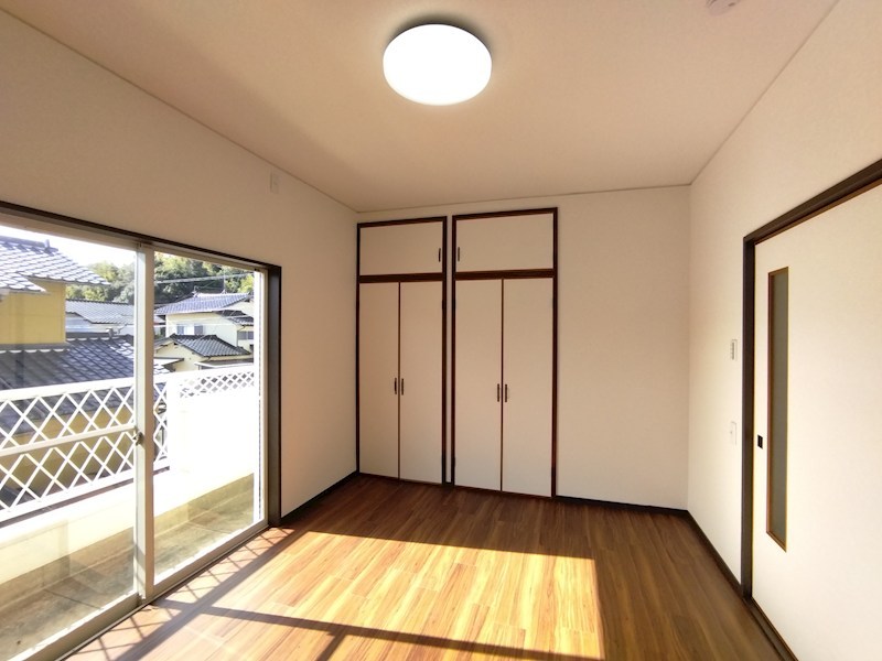芙蓉二丁目戸建 内観写真（リビング以外の居室）
