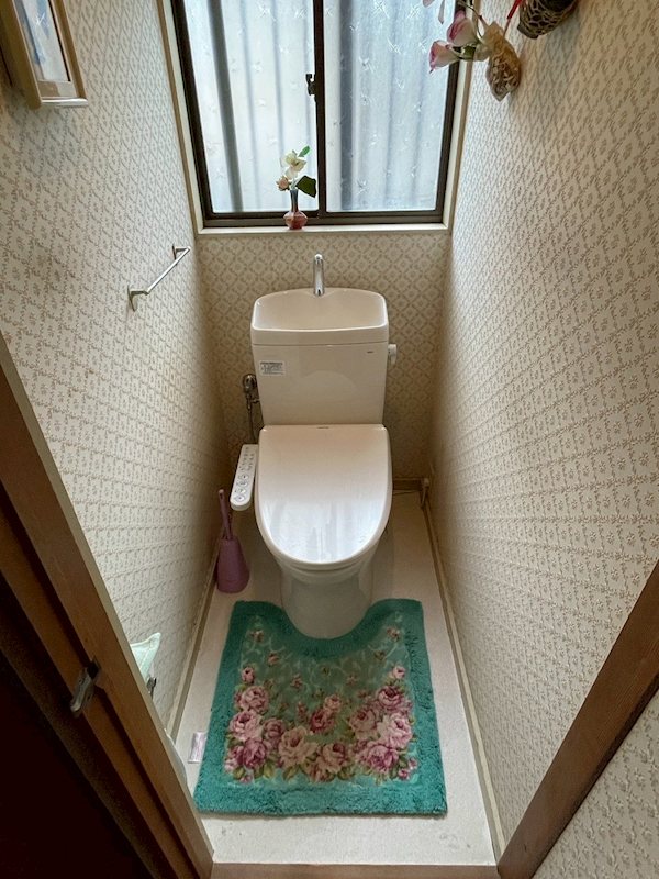 若葉三丁目1番戸建 内観写真（トイレ）
